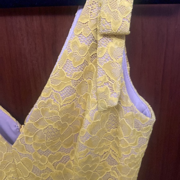 Dress The Poplulation Evening or Wedding Guest Dress In Yellow Lace. - Picture 3 of 8